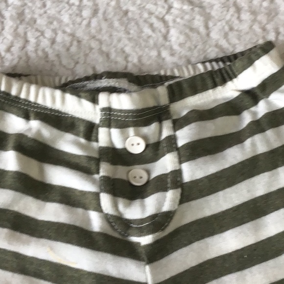 Peekaboo, children’s shorts. Sz 3T - Picture 2 of 3